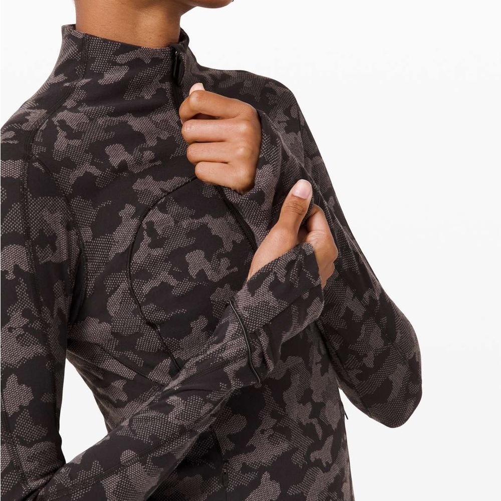 Lululemon run briskly half zip